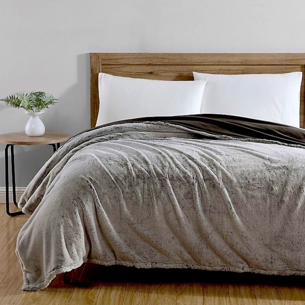 Ugg throw blanket size king New